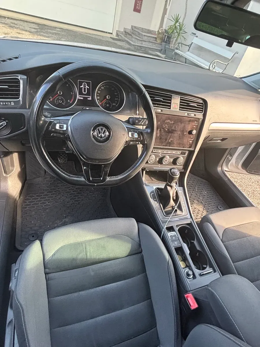 Volkswagen Golf 2018 photo 2