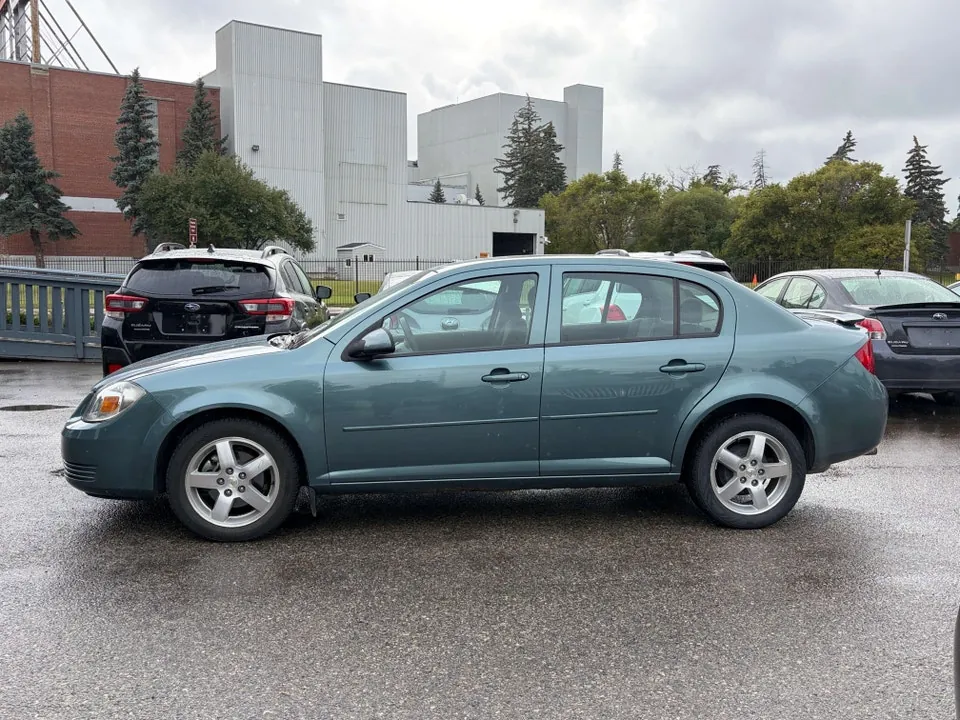 Chevrolet Cobalt 2010 photo 3