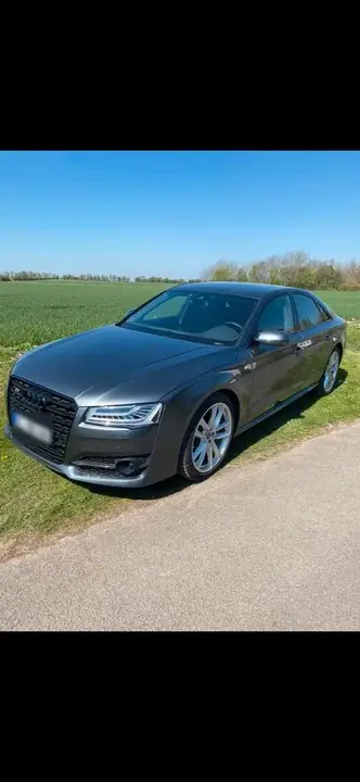 Audi S8