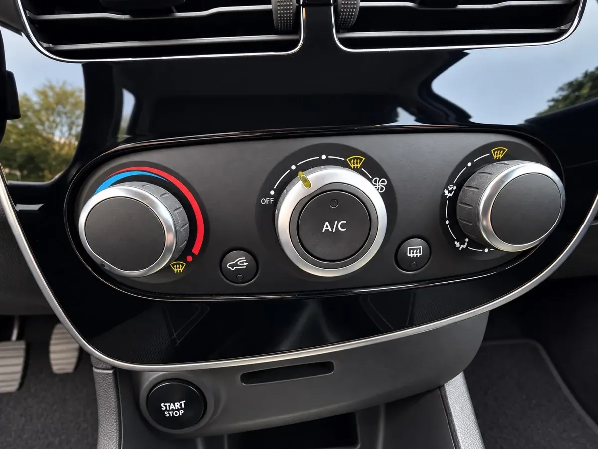 Renault Clio 2016 photo 3