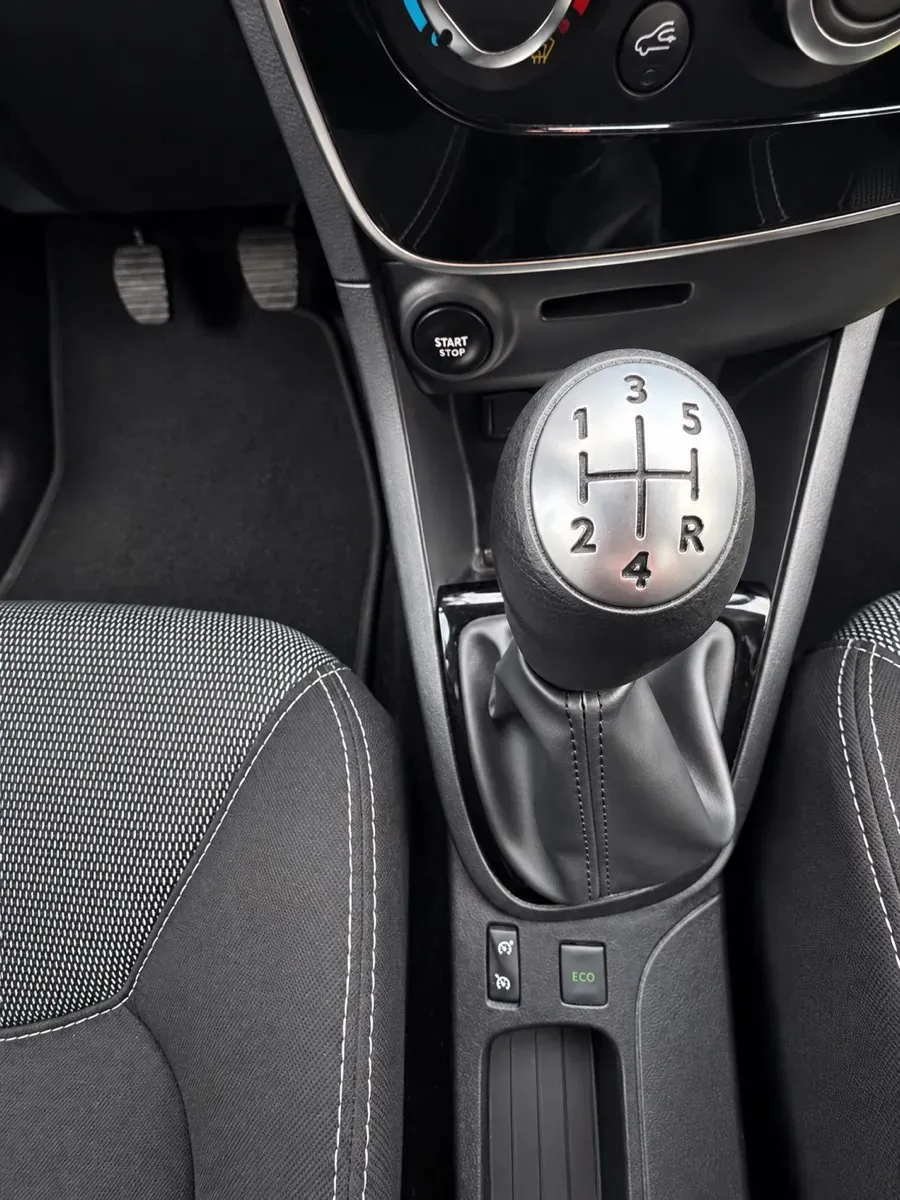 Renault Clio 2016 photo 2