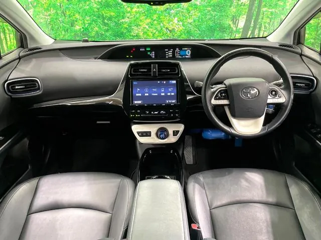 Toyota Prius 2017 photo 2