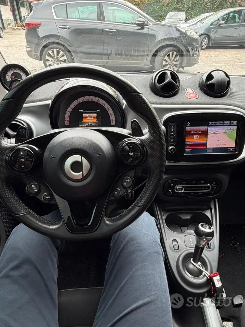 Smart Fortwo 2019 photo 4