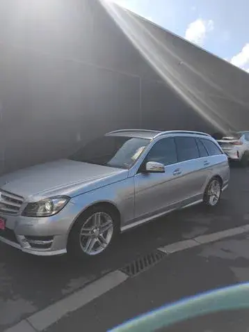 Mercedes-Benz C200