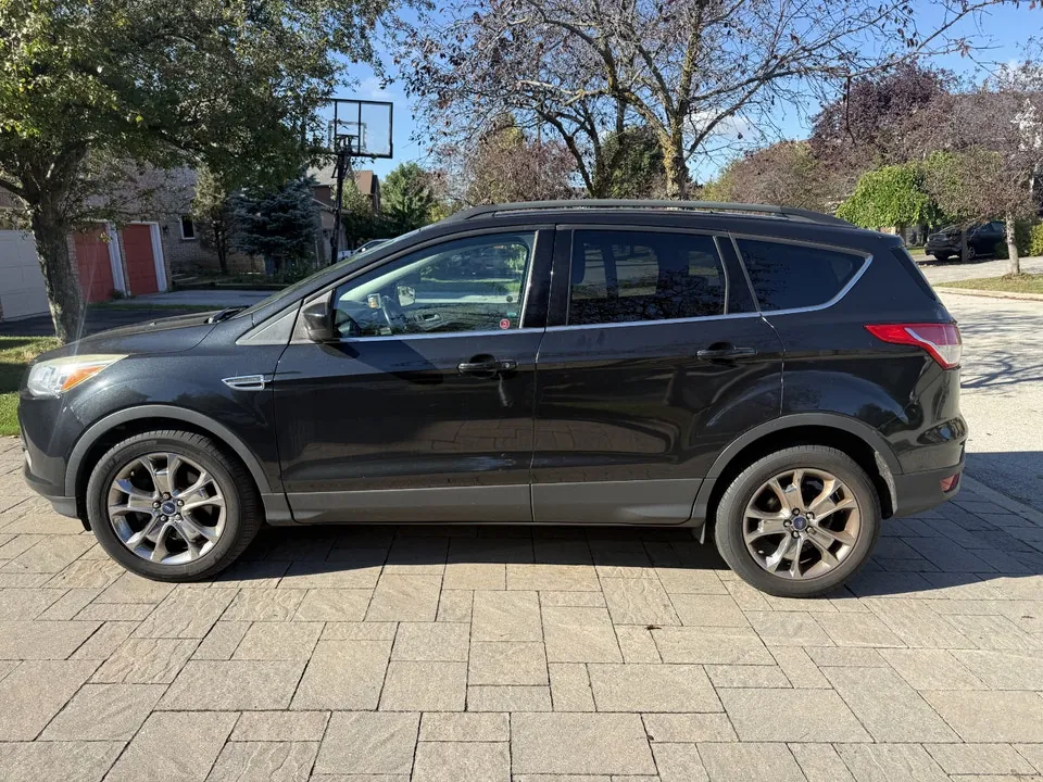 Ford Escape 2014 photo 2