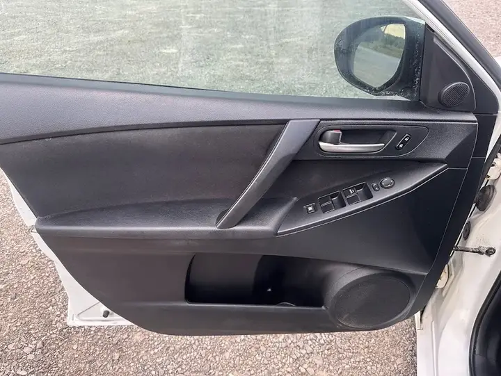 Mazda 3 2013 photo 5