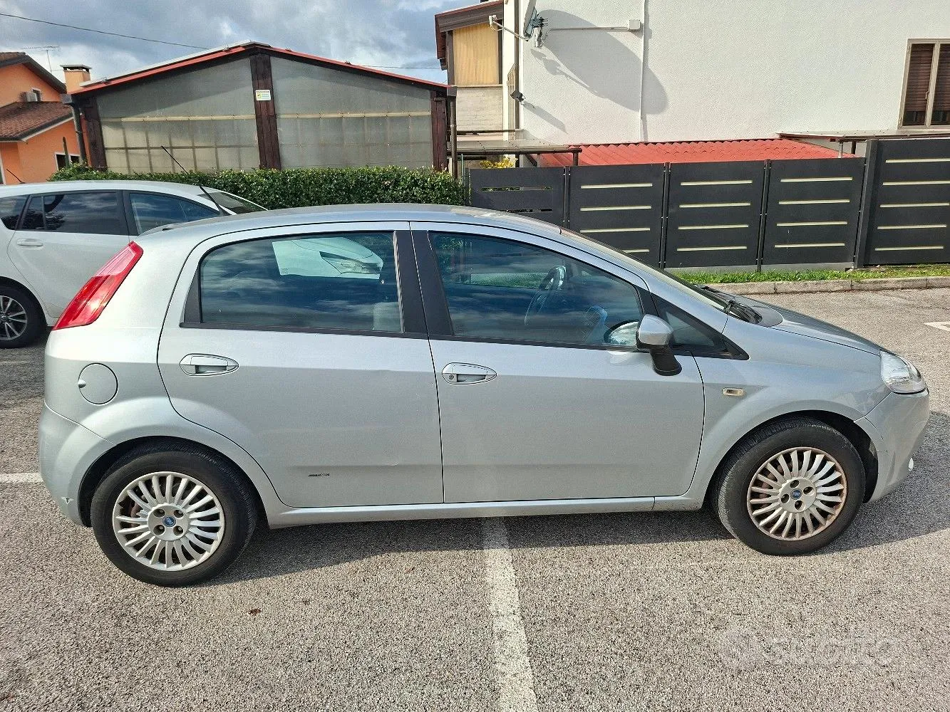 Fiat Grande Punto 2006 photo 2