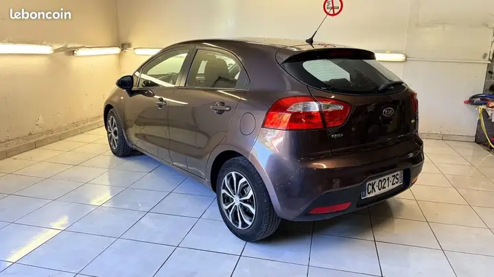 Kia Rio 2012 photo 4