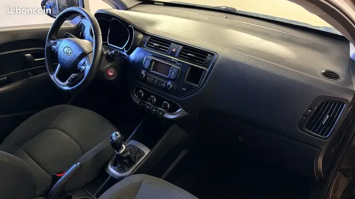 Kia Rio 2012 photo 5