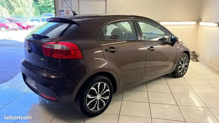 Kia Rio 2012 photo 3