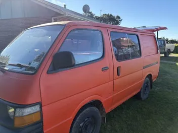 Toyota Hiace 1990 photo 2