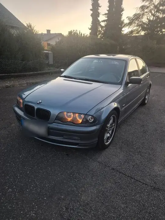 BMW 320I