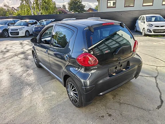 Toyota Aygo 2011 photo 5