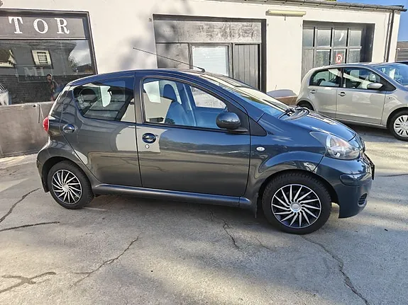 Toyota Aygo 2011 photo 4