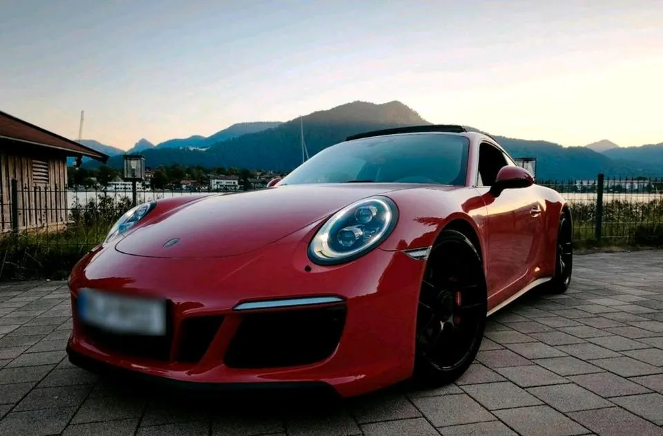 Porsche 911 Carrera Gts
