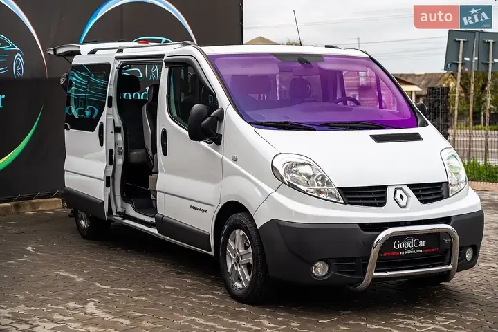 Renault Trafic 2012 photo 2