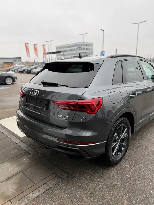 Audi Q3 2019 photo 2