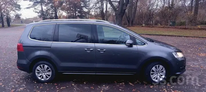 Volkswagen Sharan 2011 photo 3