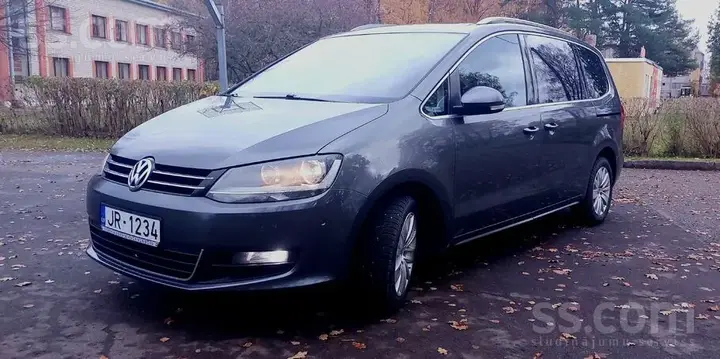 Volkswagen Sharan 2011 photo 2