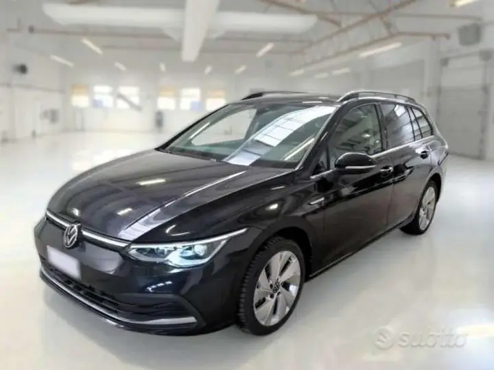 Volkswagen Golf 2024 photo 2