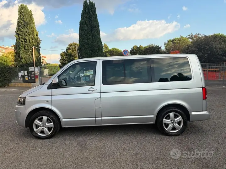 Volkswagen Multivan 2013 photo 4