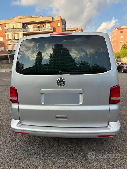Volkswagen Multivan 2013 photo 3