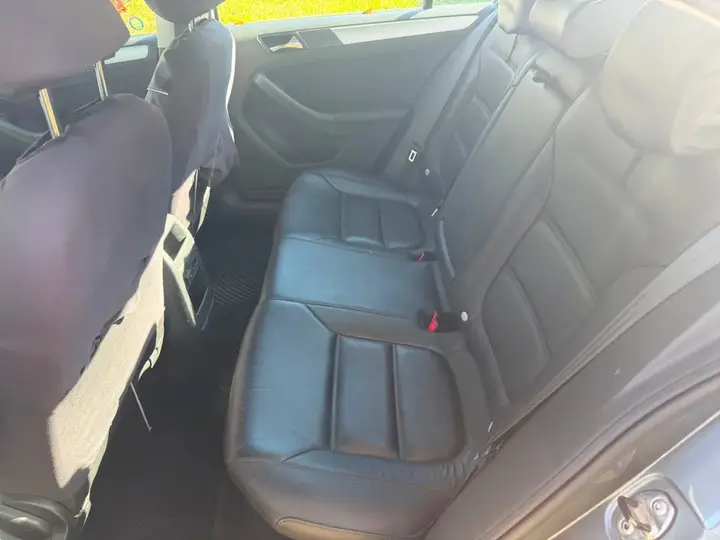 Volkswagen Jetta 2012 photo 4