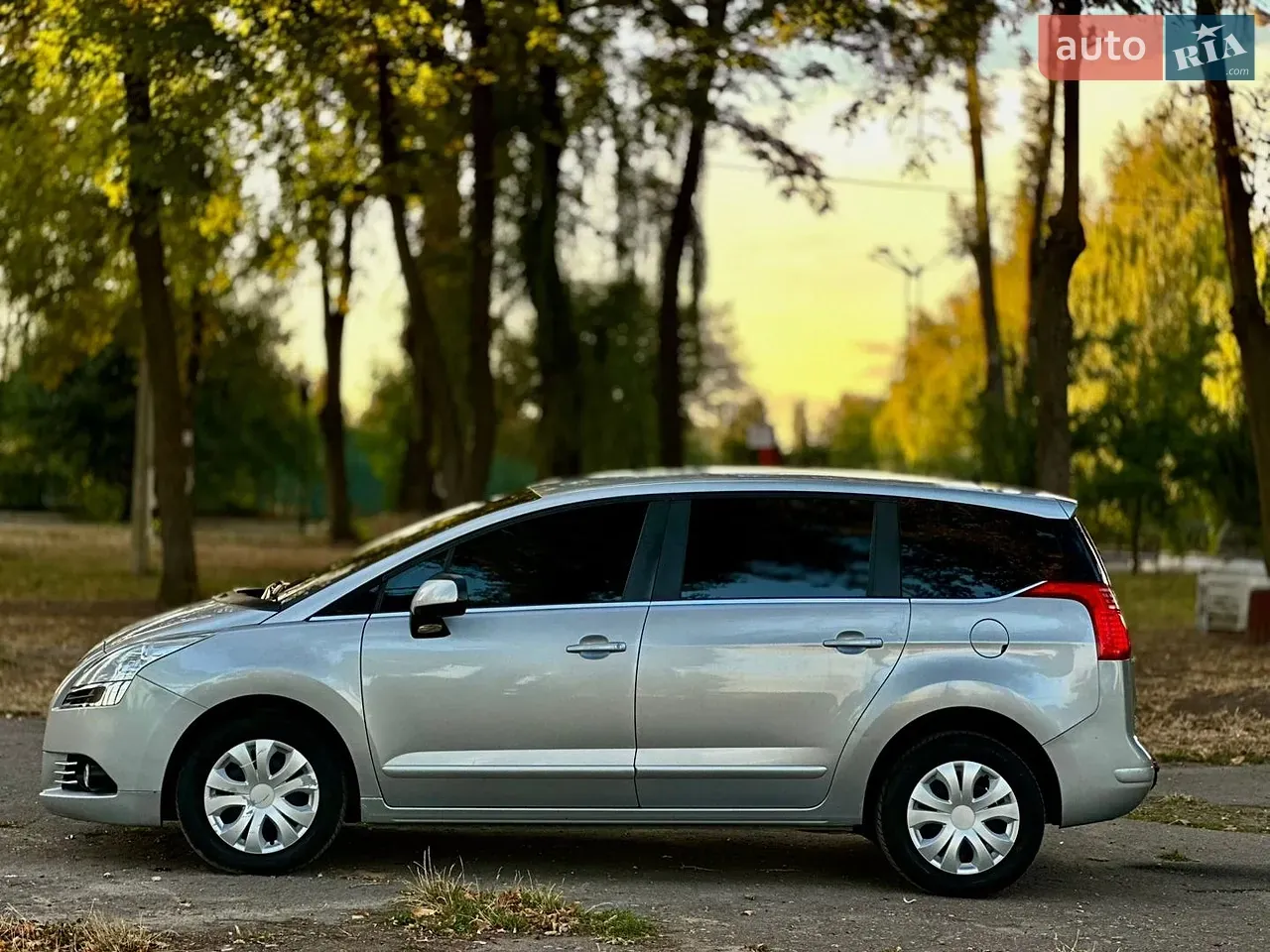 Peugeot 5008 2010 photo 4