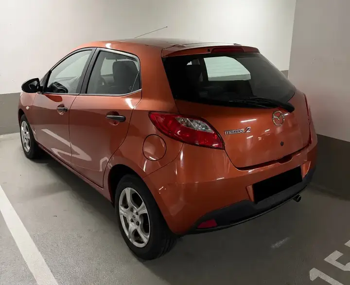 Mazda Mazda2 2009 photo 3