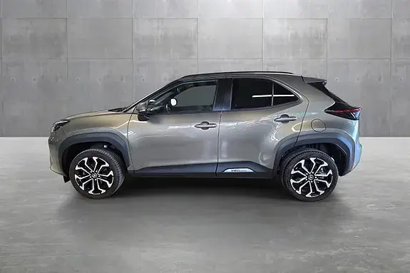 Toyota Yaris Cross 2023 photo 2