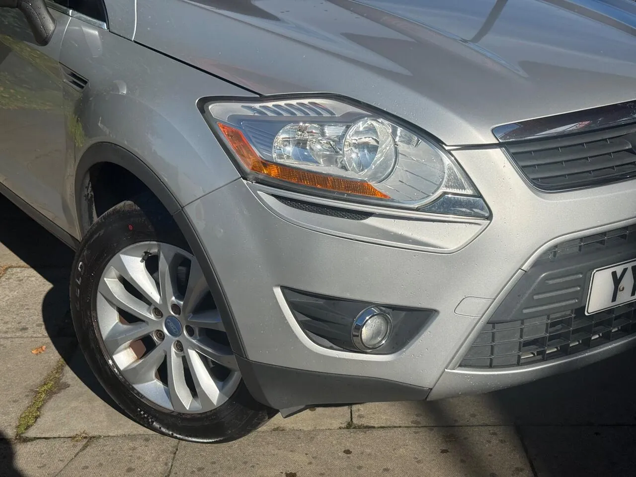 Ford Kuga 2010 photo 2