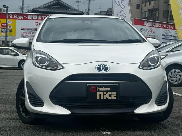 Toyota Aqua S 2018 photo 5