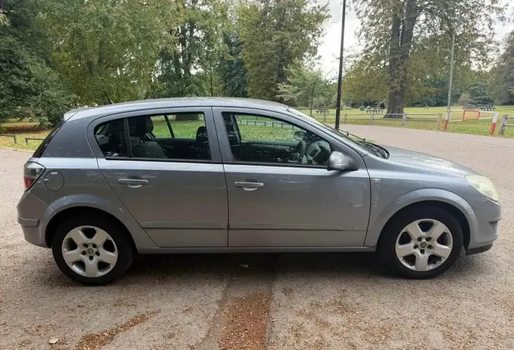 Vauxhall Astra 2007 photo 3