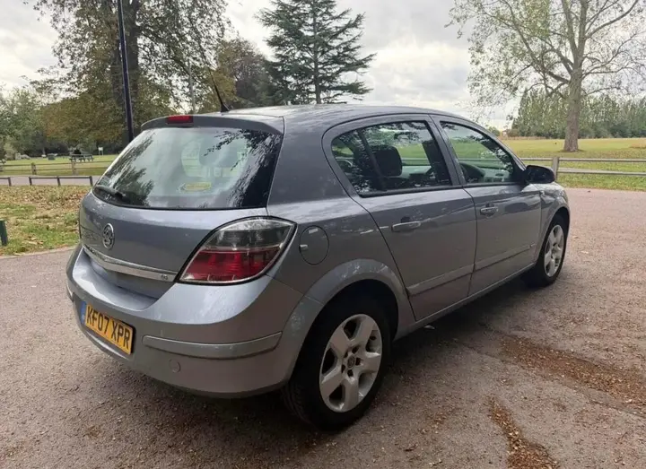 Vauxhall Astra 2007 photo 4
