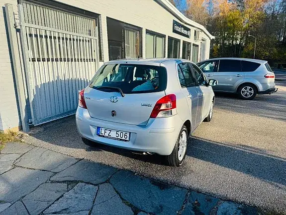 Toyota Yaris 2011 photo 3