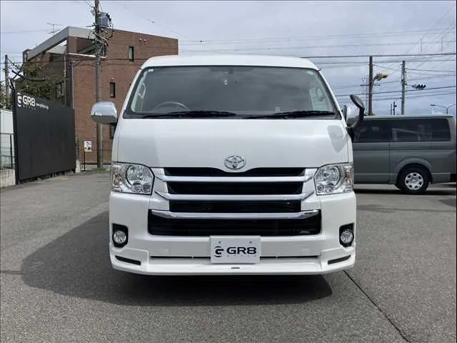 Toyota Hiace Wagon 2017 photo 2