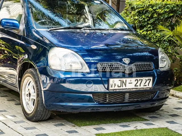 Toyota Vitz 2001 photo 3