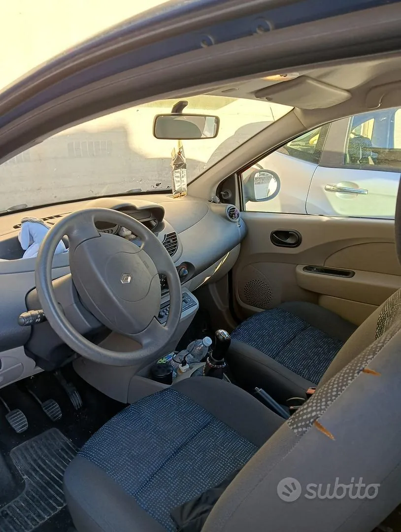 Citroen Twingo 2010 photo 2