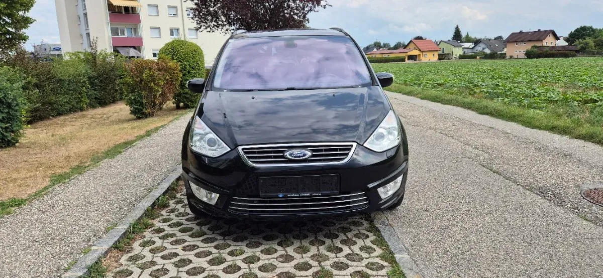 Ford Galaxy 2011 photo 3
