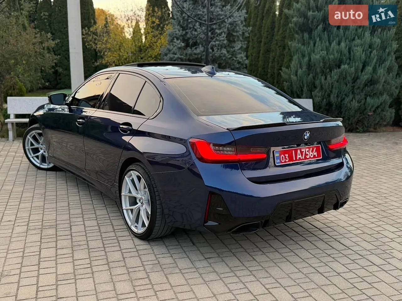 BMW 3 Series 2019 photo 4