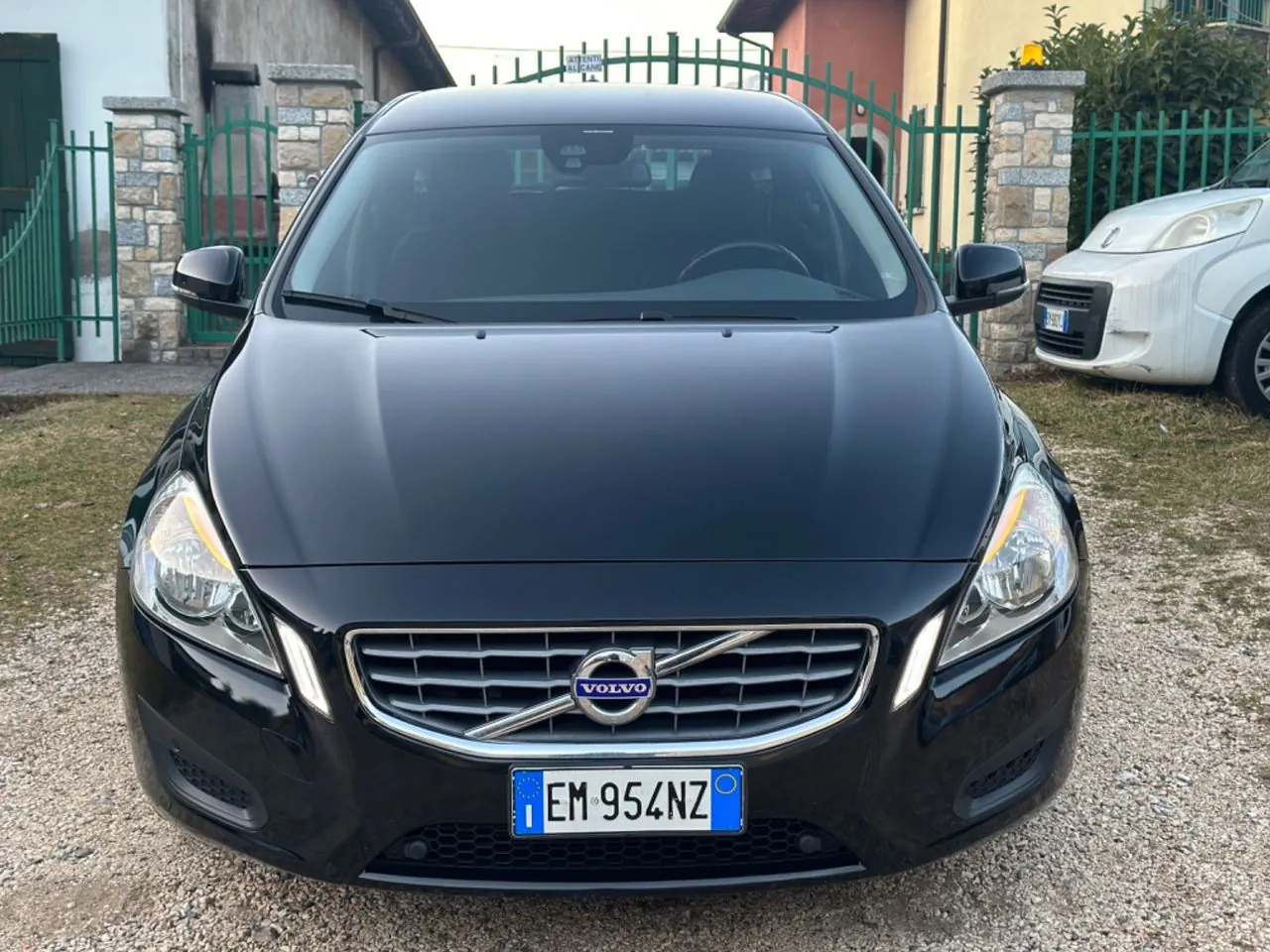 Volvo V60 2012 photo 2