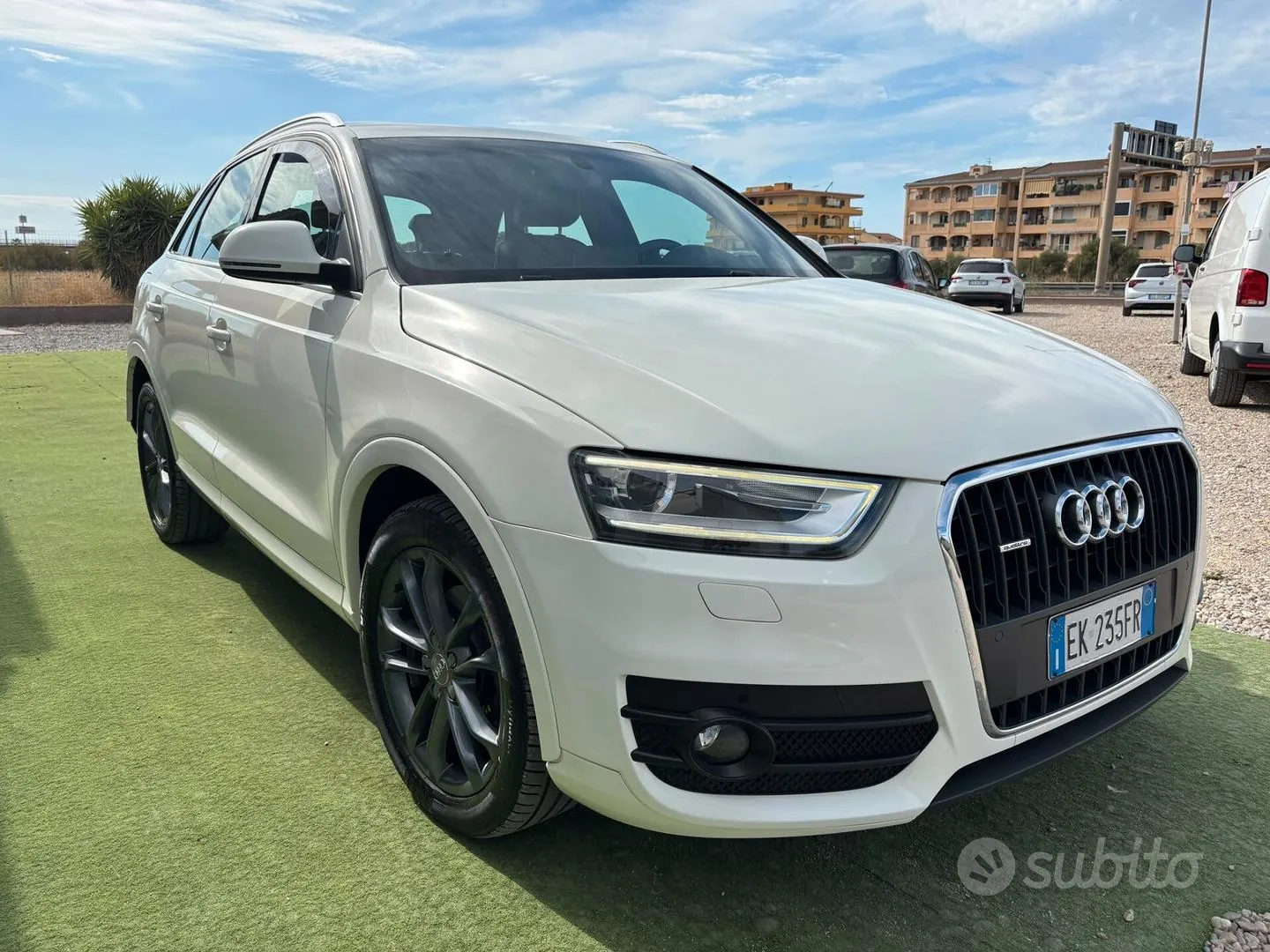 Audi Q3 2011 photo 2