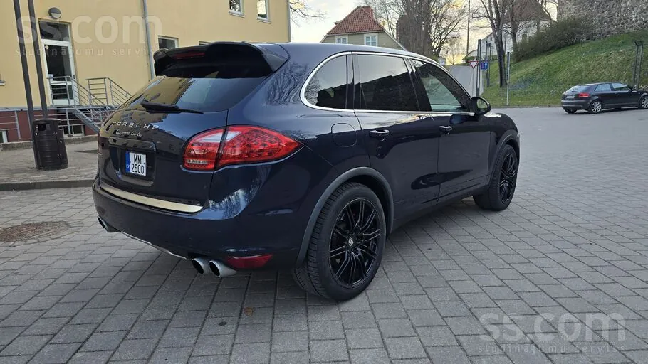 Porsche Cayenne 2012 photo 3