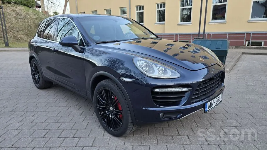 Porsche Cayenne 2012 photo 2