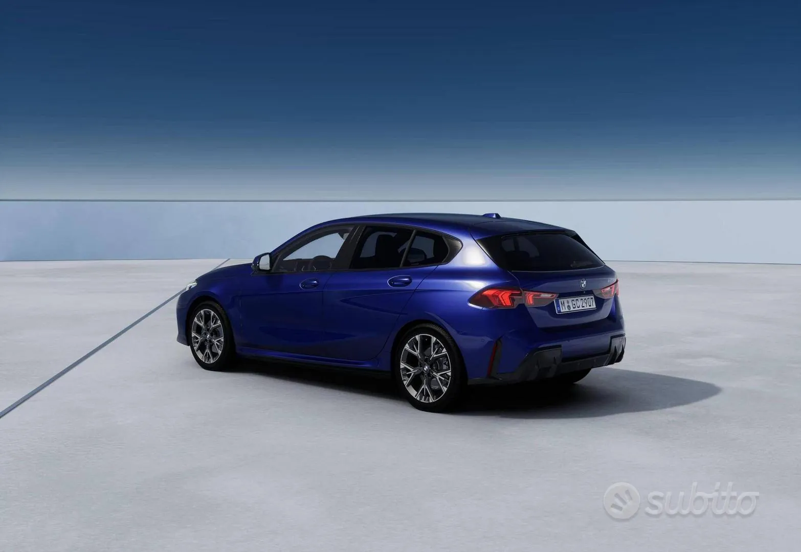 BMW 1 Series 2023 photo 2