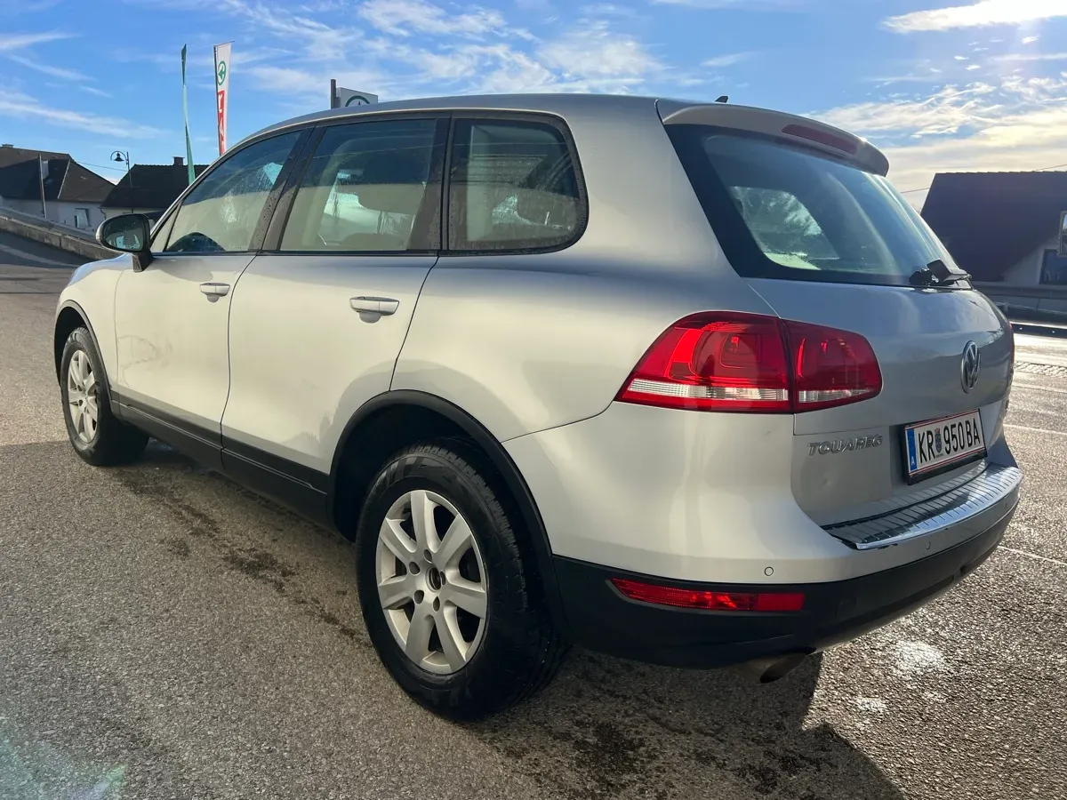 Volkswagen Touareg 2010 photo 2