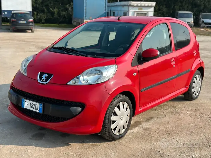 Peugeot 107 2008 photo 2