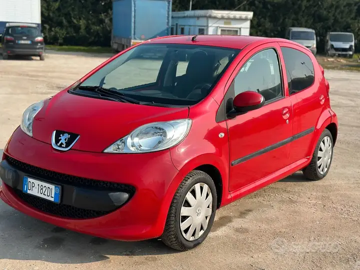 Peugeot 107 2008 photo 3