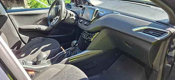 Peugeot 2008 2017 photo 2