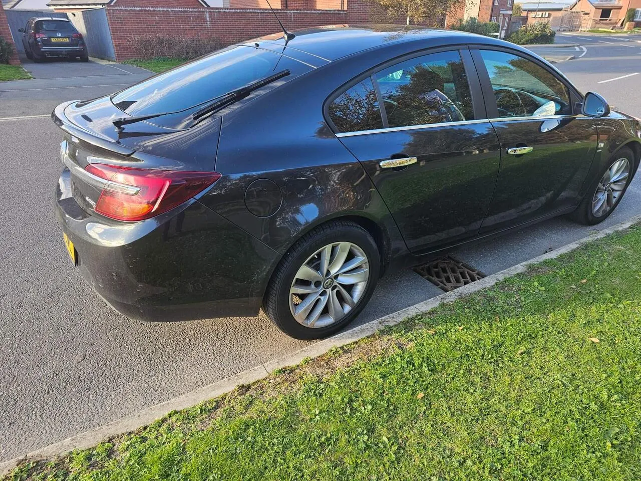 Vauxhall Insignia 2014 photo 3